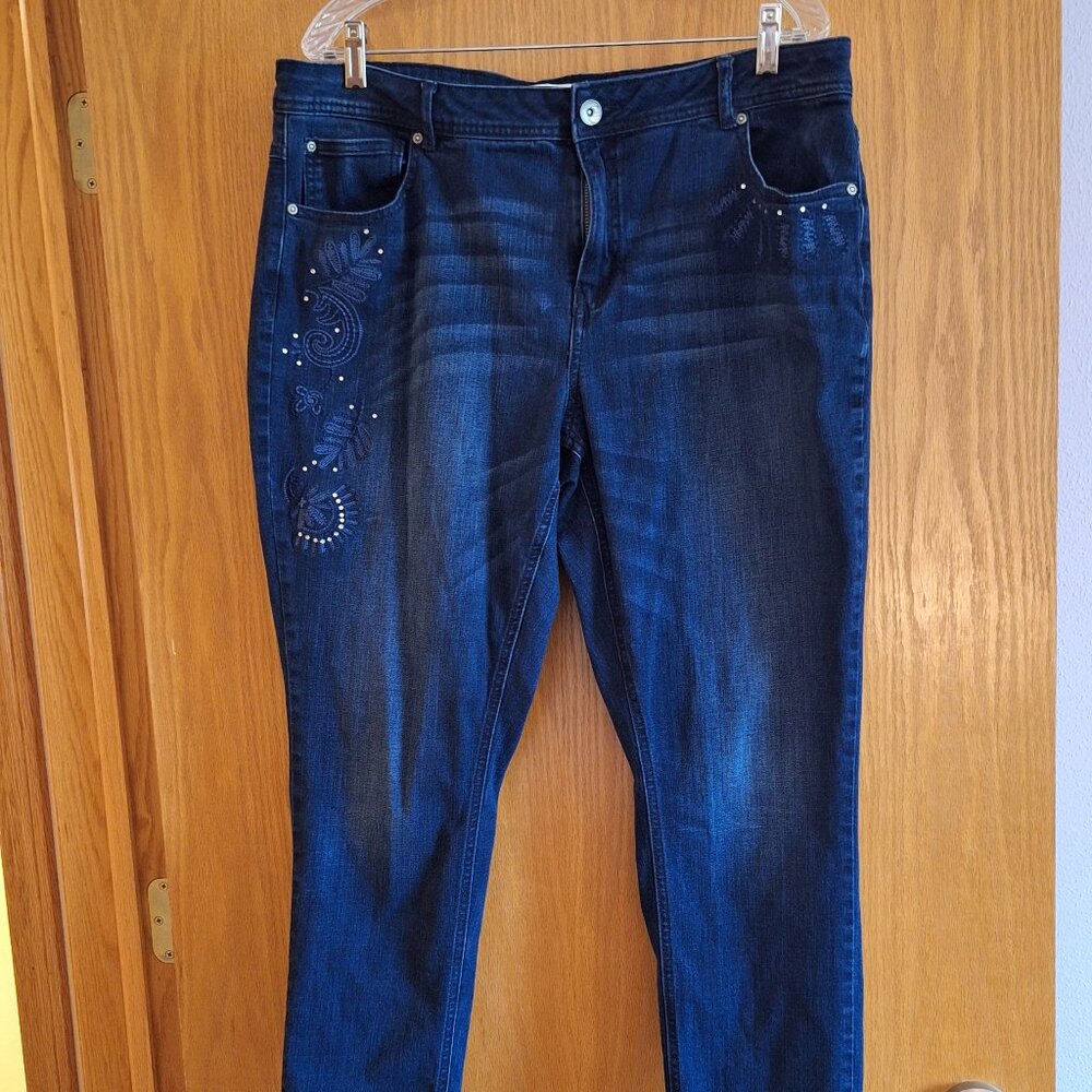 Woman's Dark Wash Skinny Jeans
